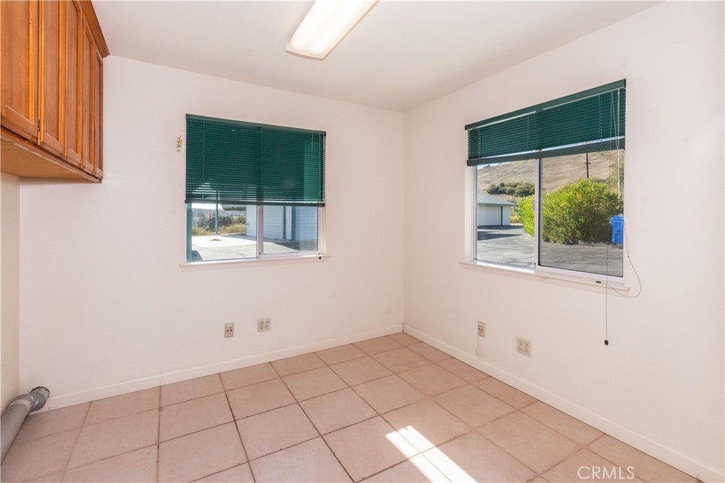 Paso Robles, California, 93446, United States, 3 Bedrooms Bedrooms, ,4 BathroomsBathrooms,Residential,Active,1970943