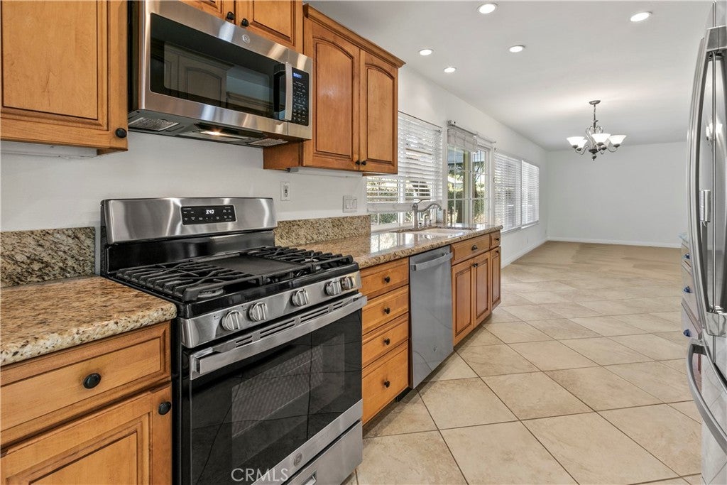 Fountain Valley, California, 92708, United States, 4 Bedrooms Bedrooms, ,3 BathroomsBathrooms,Residential,Active,1922326