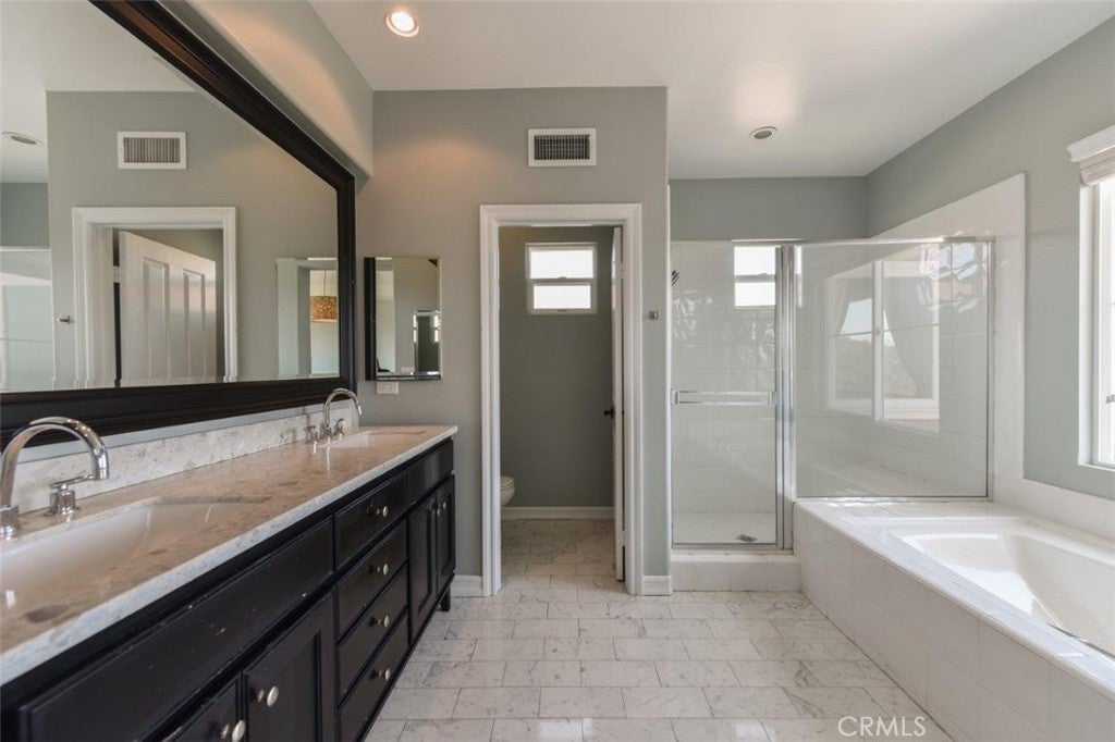 Newport Coast, California, 92657, United States, 3 Bedrooms Bedrooms, ,3 BathroomsBathrooms,Residential,Active,1926895