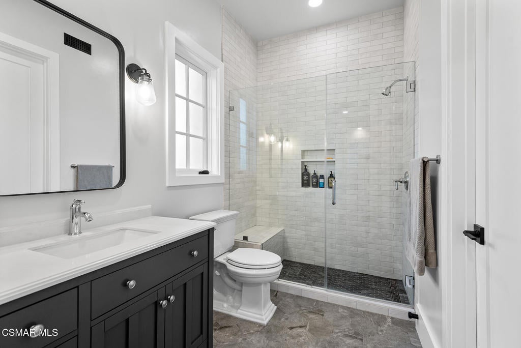 Agoura Hills, California, 91301, United States, 5 Bedrooms Bedrooms, ,7 BathroomsBathrooms,Residential,Pending,2006769