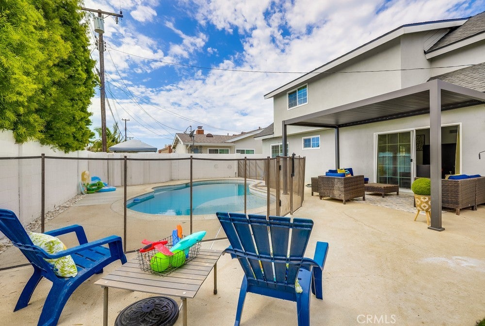 Garden Grove, California, 92845, United States, 5 Bedrooms Bedrooms, ,2 BathroomsBathrooms,Residential,Active,1927673
