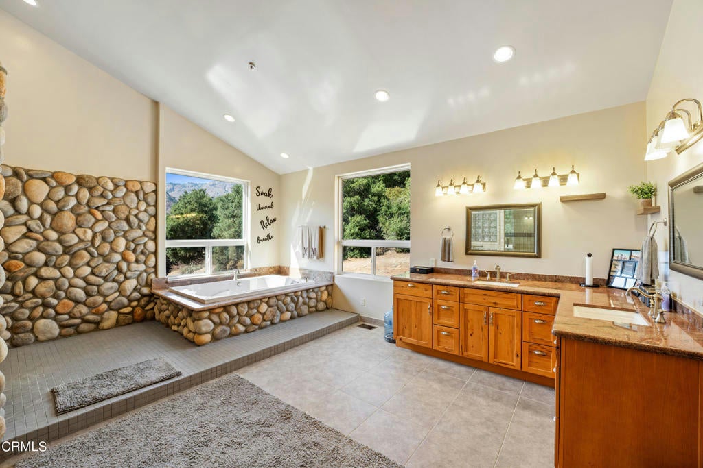 Santa Paula, California, 93060, United States, ,5 BathroomsBathrooms,Residential,Active,1756359