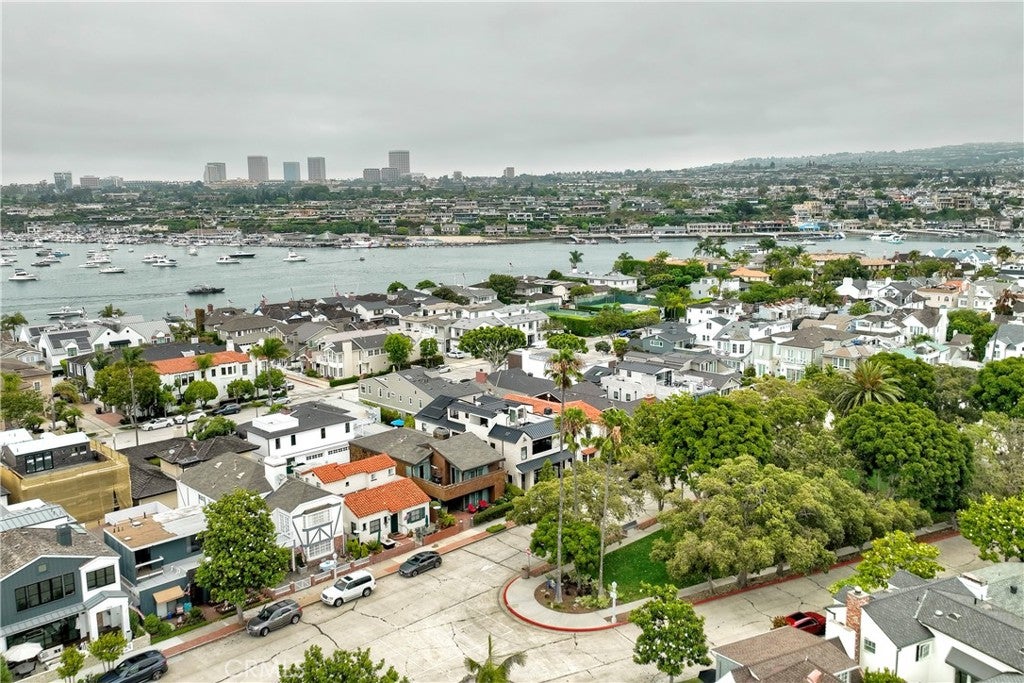 Newport Beach, California, 92661, United States, 4 Bedrooms Bedrooms, ,3 BathroomsBathrooms,Residential,Active,1894578