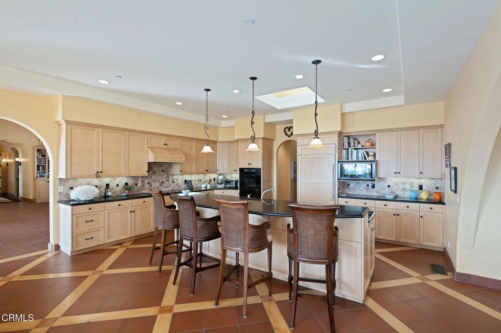 Ventura, California, 93001, United States, 3 Bedrooms Bedrooms, ,4 BathroomsBathrooms,Residential,Active,1748186