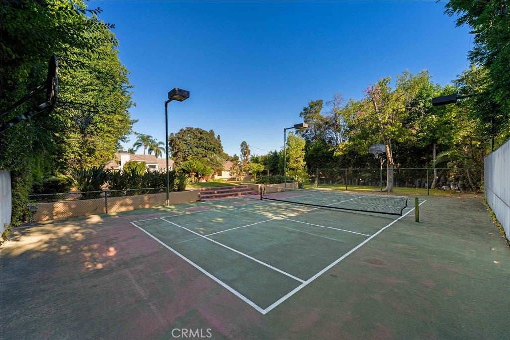 Pasadena, California, 91107, United States, 5 Bedrooms Bedrooms, ,6 BathroomsBathrooms,Residential,Active,1941367