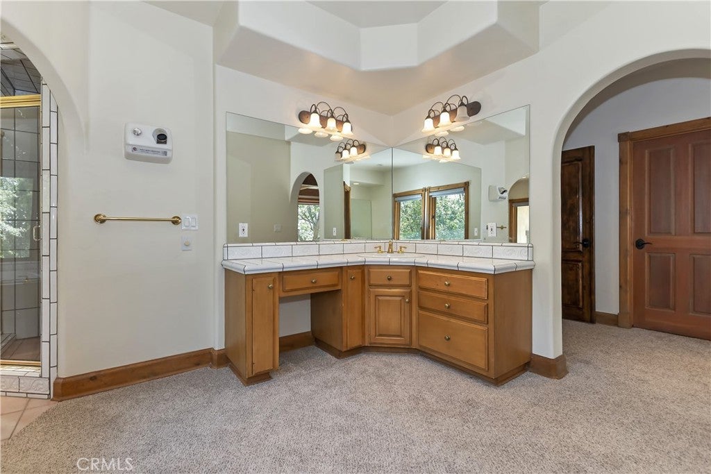 Lake Arrowhead, California, 92352, United States, 4 Bedrooms Bedrooms, ,5 BathroomsBathrooms,Residential,Active,1897983