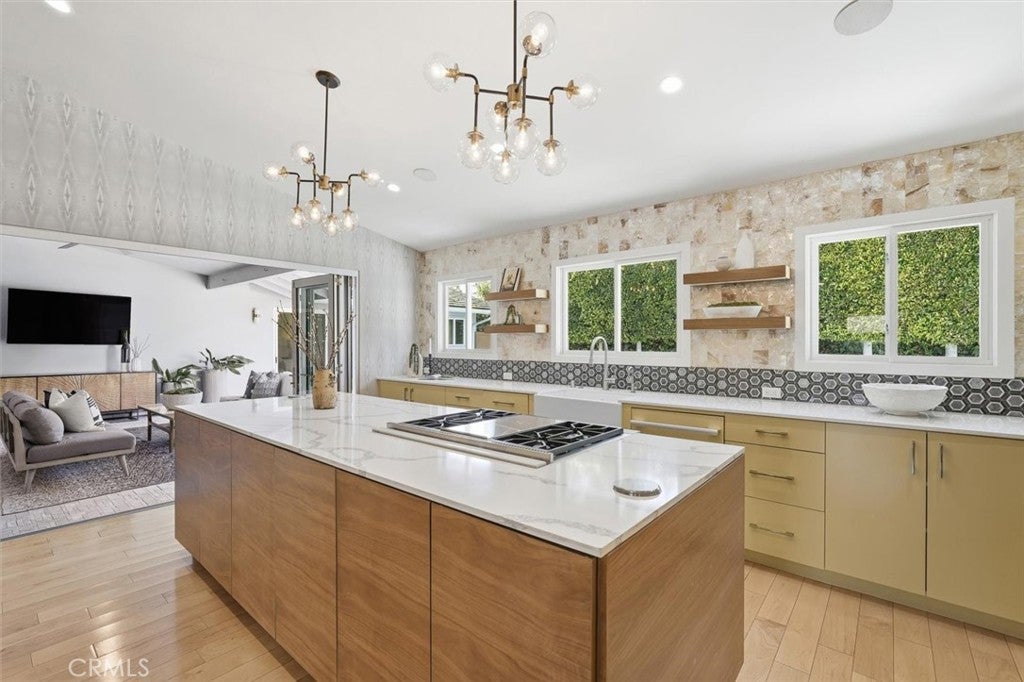 Long Beach, California, 90815, United States, 4 Bedrooms Bedrooms, ,4 BathroomsBathrooms,Residential,Active,1999914