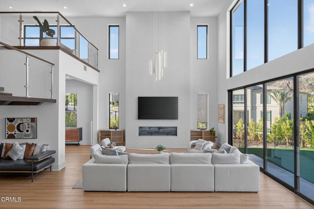 Porter Ranch, California, 91326, United States, 5 Bedrooms Bedrooms, ,6 BathroomsBathrooms,Residential,Active,1965808