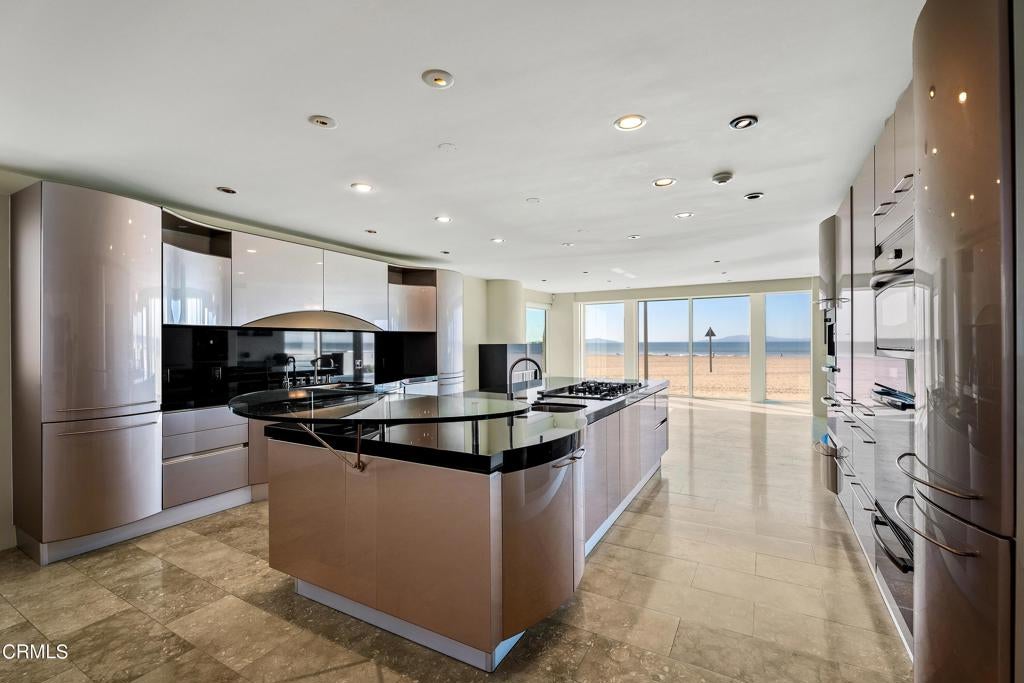 Oxnard, California, 93035, United States, 4 Bedrooms Bedrooms, ,5 BathroomsBathrooms,Residential,Active,1953419