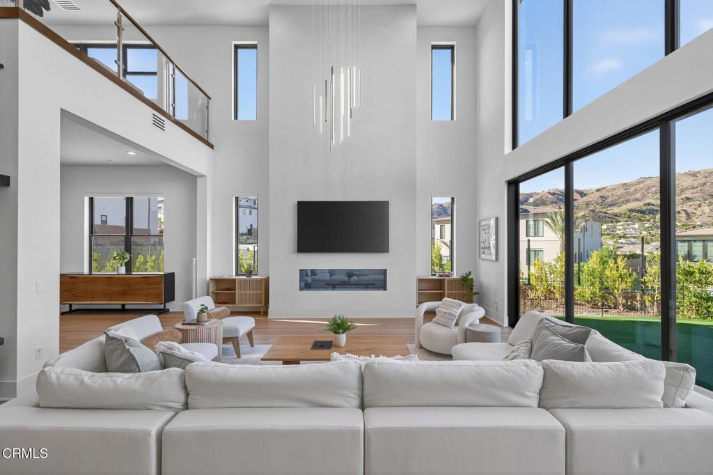 Porter Ranch, California, 91326, United States, 5 Bedrooms Bedrooms, ,6 BathroomsBathrooms,Residential,Active,1965808