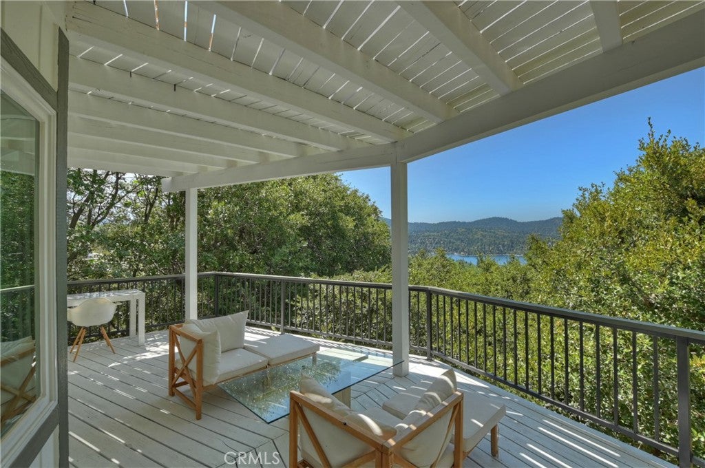 Lake Arrowhead, California, 92352, United States, 4 Bedrooms Bedrooms, ,3 BathroomsBathrooms,Residential,Active,1953250