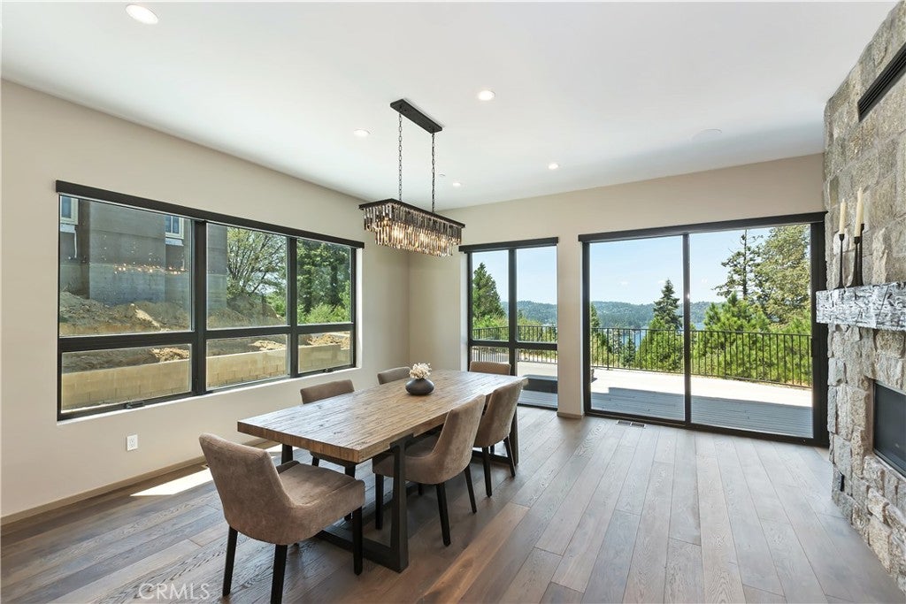 Lake Arrowhead, California, 92352, United States, 3 Bedrooms Bedrooms, ,3 BathroomsBathrooms,Residential,Active,1972160