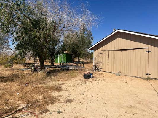 8111 WOODLAND LN, ROSAMOND, CA 93560, photo 5 of 11