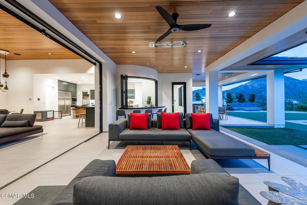 Westlake Village, California, 91361, United States, 4 Bedrooms Bedrooms, ,6 BathroomsBathrooms,Residential,Active,1989774