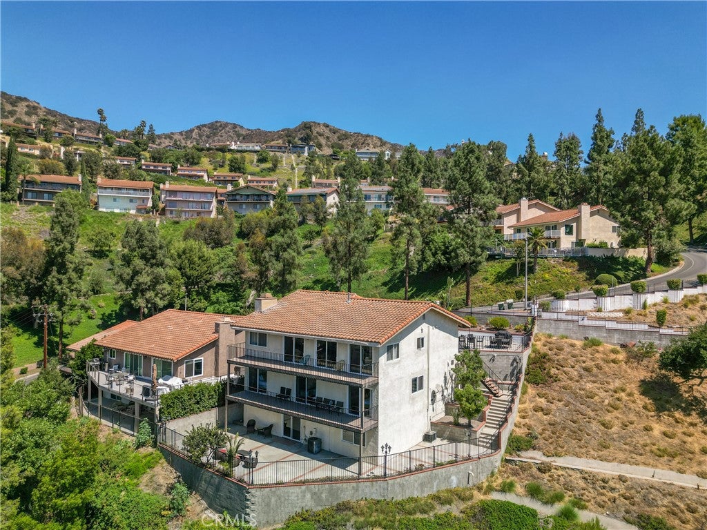 Burbank, California, 91501, United States, 5 Bedrooms Bedrooms, ,5 BathroomsBathrooms,Residential,Active,1943797