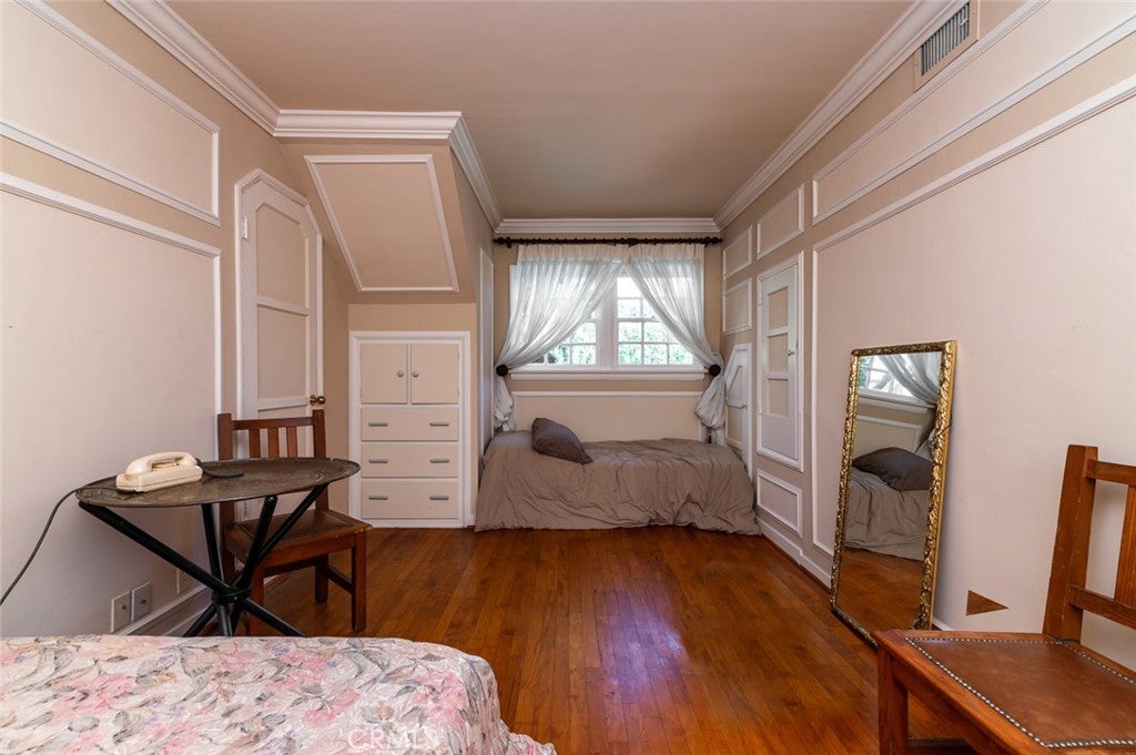 Glendale, California, 91207, United States, 4 Bedrooms Bedrooms, ,4 BathroomsBathrooms,Residential,Active,1945087