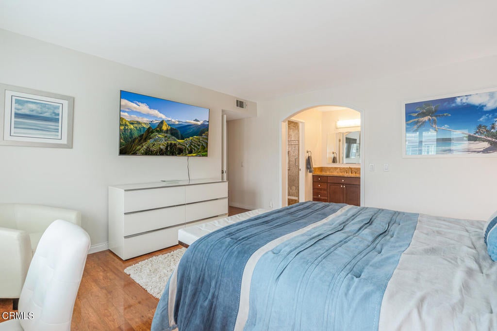 Oxnard, California, 93035, United States, 2 Bedrooms Bedrooms, ,2 BathroomsBathrooms,Residential,Active,1990634