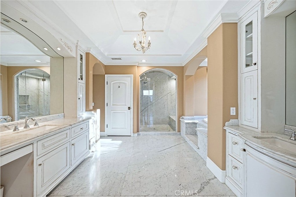 La Canada Flintridge, California, 91011, United States, 4 Bedrooms Bedrooms, ,5 BathroomsBathrooms,Residential,Active,2014608