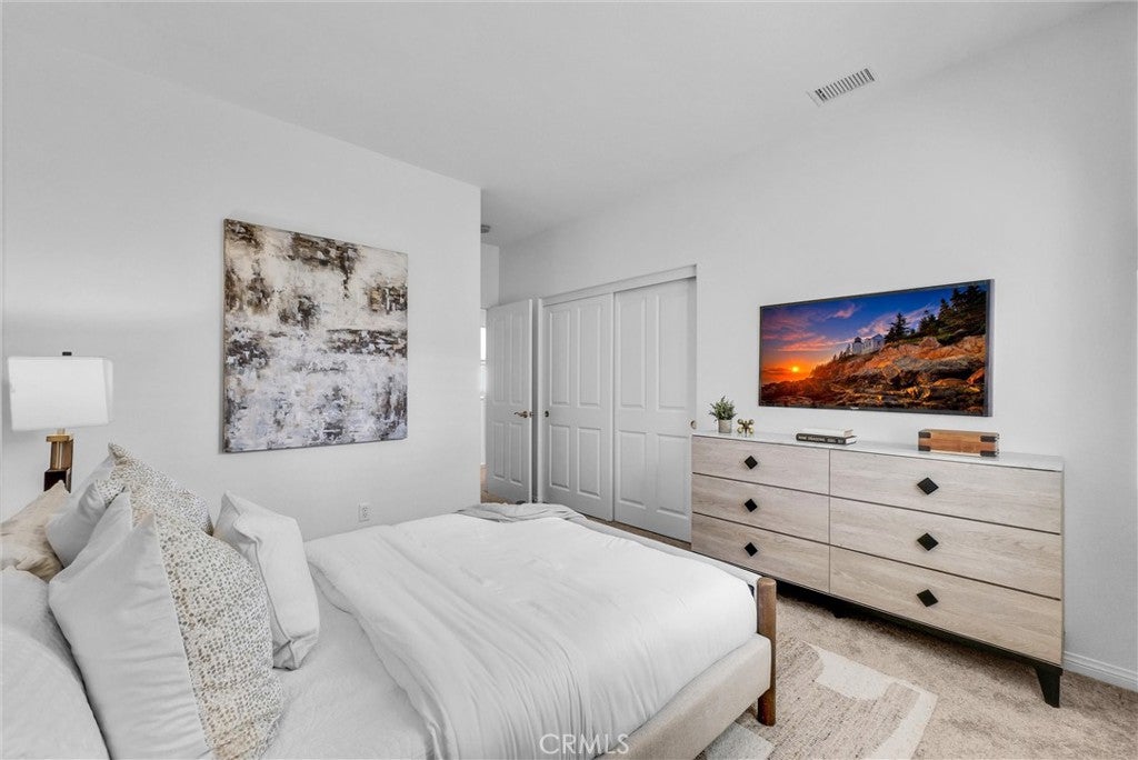 Irvine, California, 92618, United States, 3 Bedrooms Bedrooms, ,3 BathroomsBathrooms,Residential,Contingent,1986914