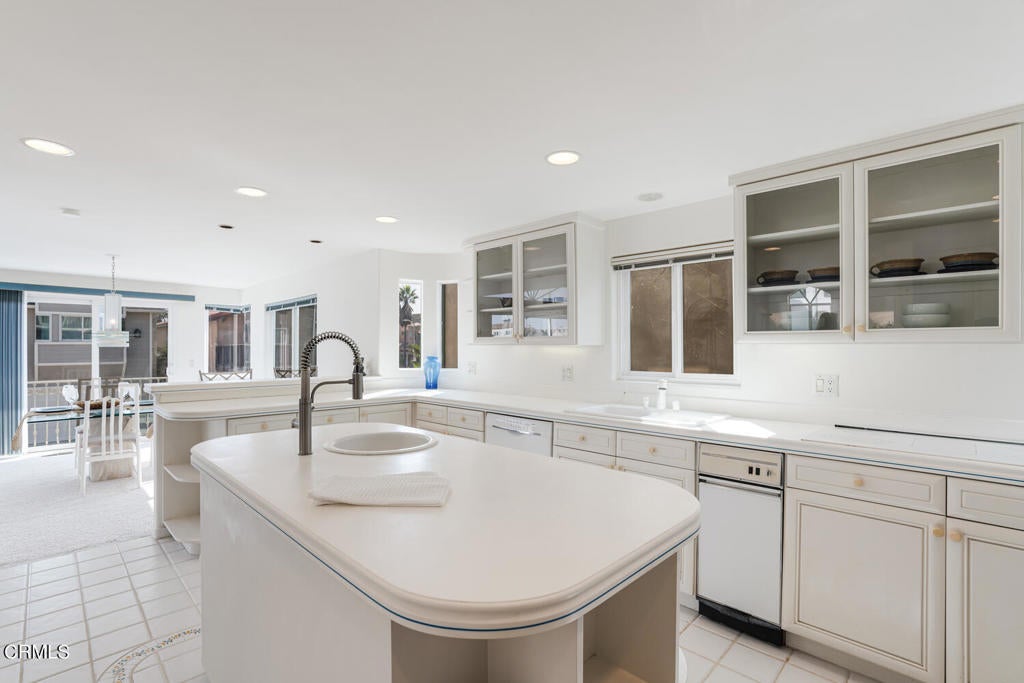 Oxnard, California, 93035, United States, ,4 BathroomsBathrooms,Residential,Active,1832335