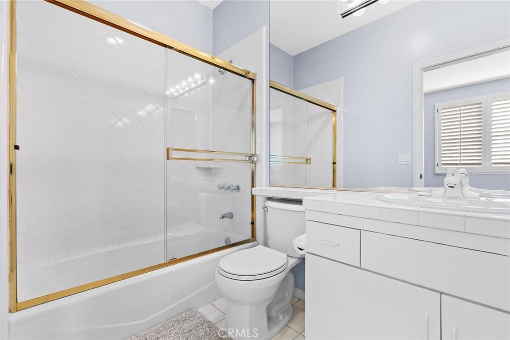 Chatsworth, California, 91311, United States, 5 Bedrooms Bedrooms, ,6 BathroomsBathrooms,Residential,Active,2015219