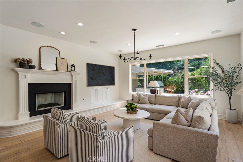 Canyon Country, California, 91387, United States, 4 Bedrooms Bedrooms, ,5 BathroomsBathrooms,Residential,Active,1953690