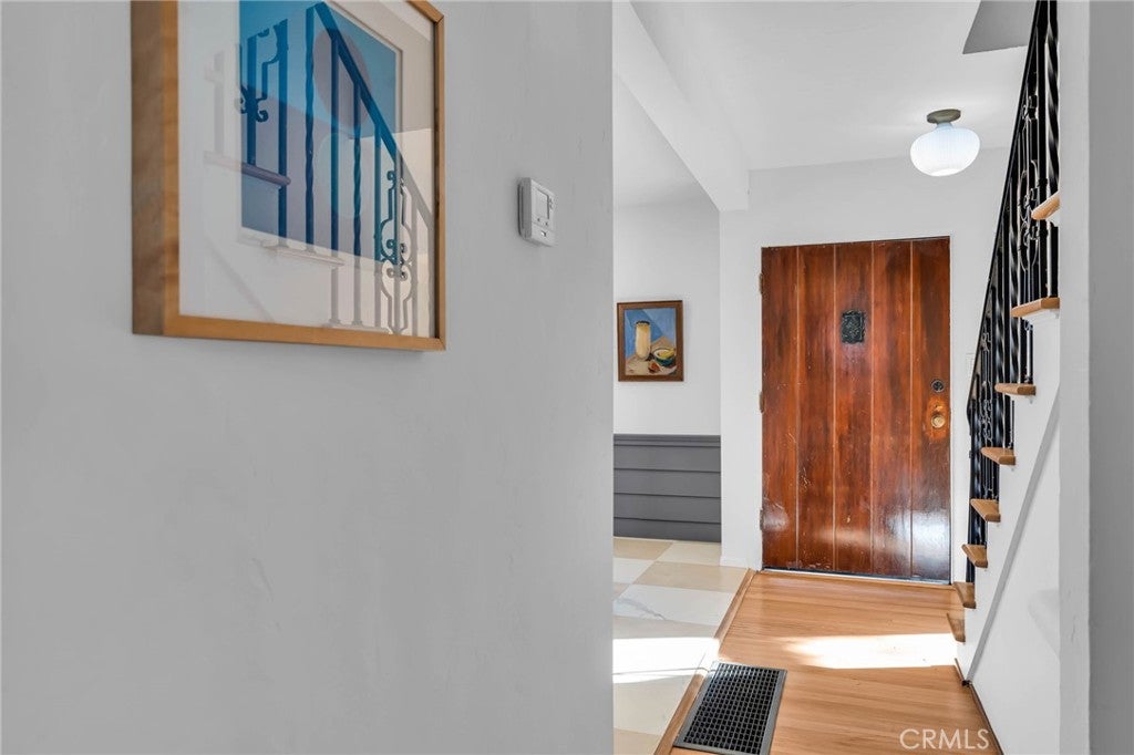 Glendale, California, 91202, United States, 3 Bedrooms Bedrooms, ,3 BathroomsBathrooms,Residential,Active,1967125