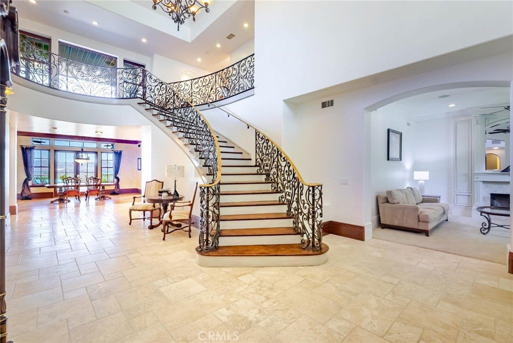 Valencia, California, 91381, United States, 6 Bedrooms Bedrooms, ,11 BathroomsBathrooms,Residential,Active,1959978