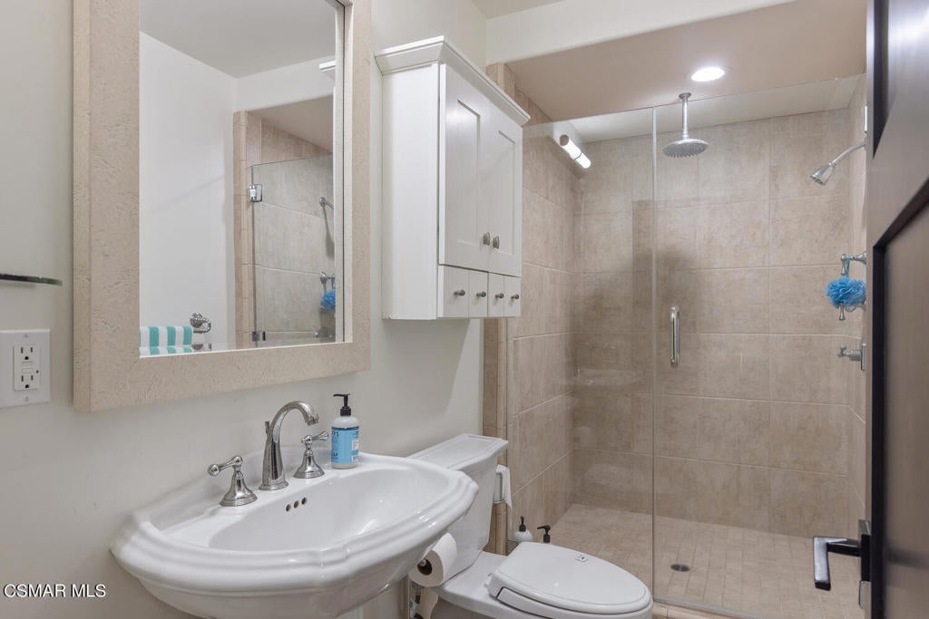 Lake Sherwood, California, 91361, United States, ,4 BathroomsBathrooms,Residential,Active,1820410