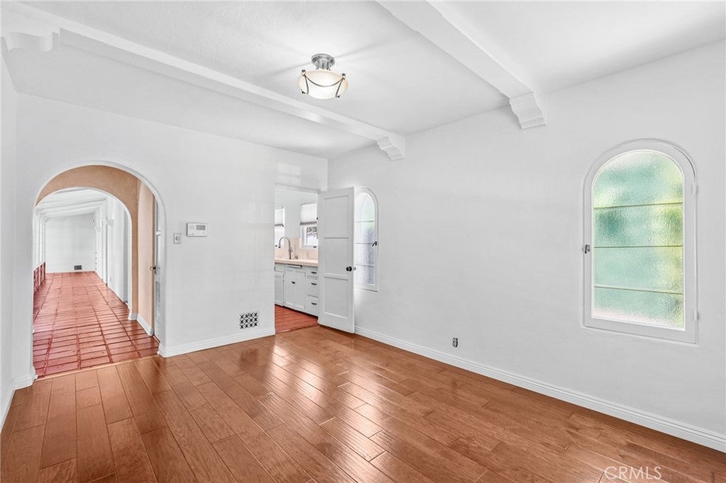 North Hollywood, California, 91602, United States, 3 Bedrooms Bedrooms, ,2 BathroomsBathrooms,Residential,Active,1914796