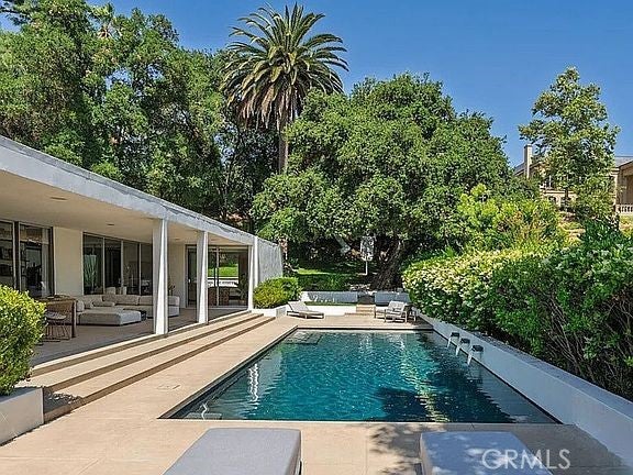 Pasadena, California, 91105, United States, 3 Bedrooms Bedrooms, ,3 BathroomsBathrooms,Residential,Active,2027742