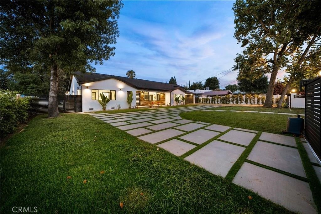 Woodland Hills, California, 91367, United States, 5 Bedrooms Bedrooms, ,5 BathroomsBathrooms,Residential,Pending,1843402