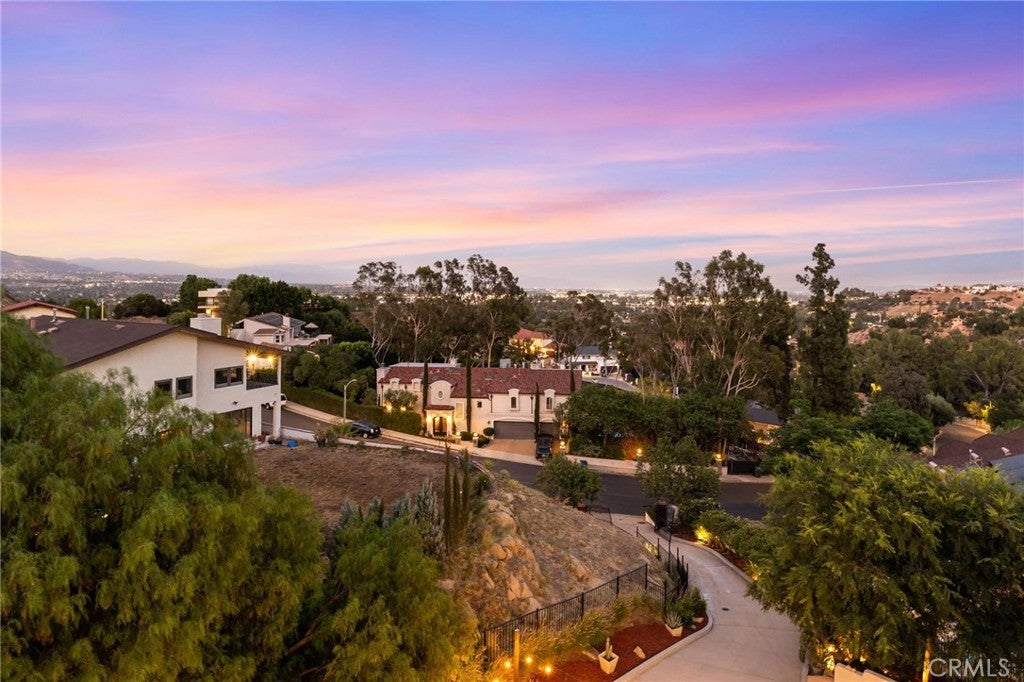 Chatsworth, California, 91311, United States, 4 Bedrooms Bedrooms, ,4 BathroomsBathrooms,Residential,Active,2011421