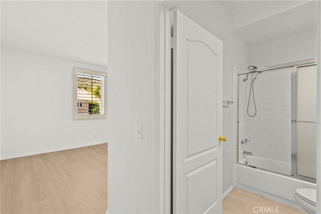 Canoga Park, California, 91304, United States, 5 Bedrooms Bedrooms, ,5 BathroomsBathrooms,Residential,Active,2006939