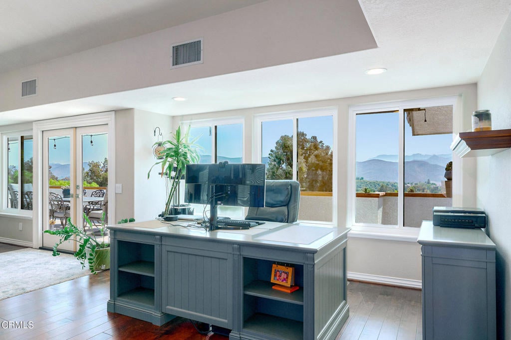 Camarillo, California, 93012, United States, 6 Bedrooms Bedrooms, ,4 BathroomsBathrooms,Residential,Active,1952615