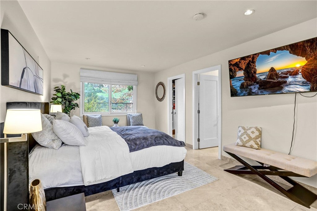 Anaheim, California, 92807, United States, 6 Bedrooms Bedrooms, ,5 BathroomsBathrooms,Residential,Active,2006989