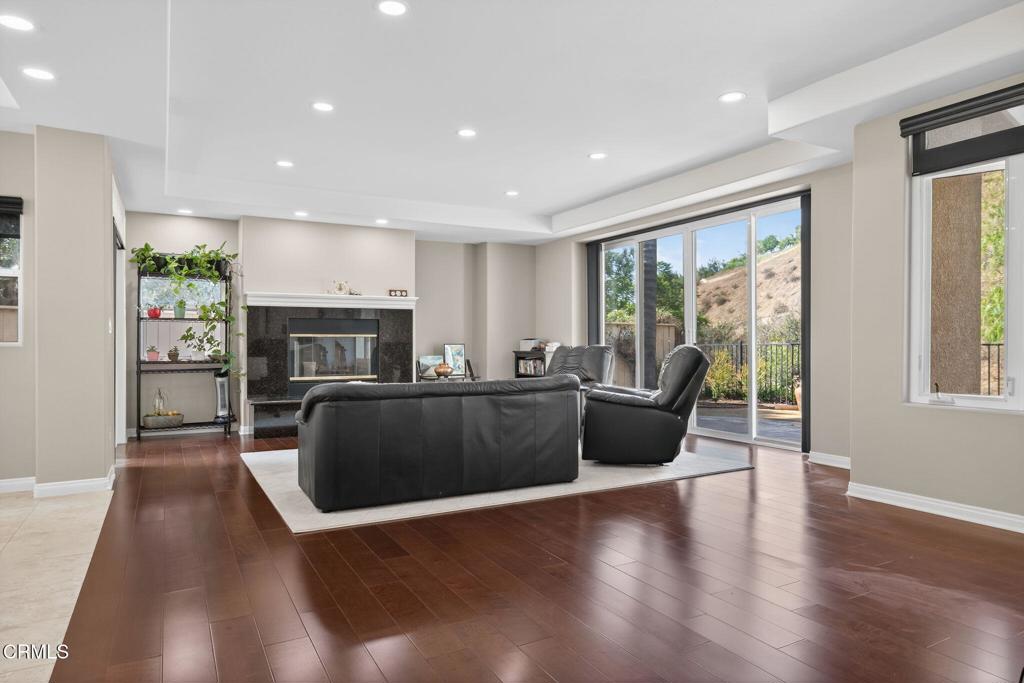 Camarillo, California, 93010, United States, 4 Bedrooms Bedrooms, ,4 BathroomsBathrooms,Residential,Active,1945047