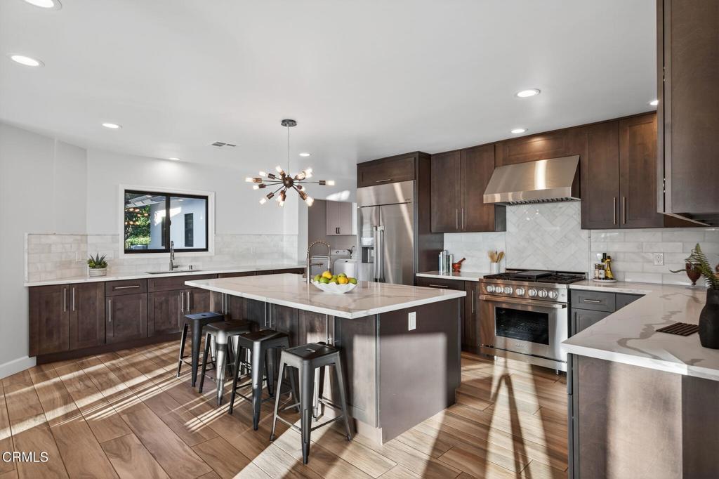 Camarillo, California, 93010, United States, 4 Bedrooms Bedrooms, ,5 BathroomsBathrooms,Residential,Active,1944013
