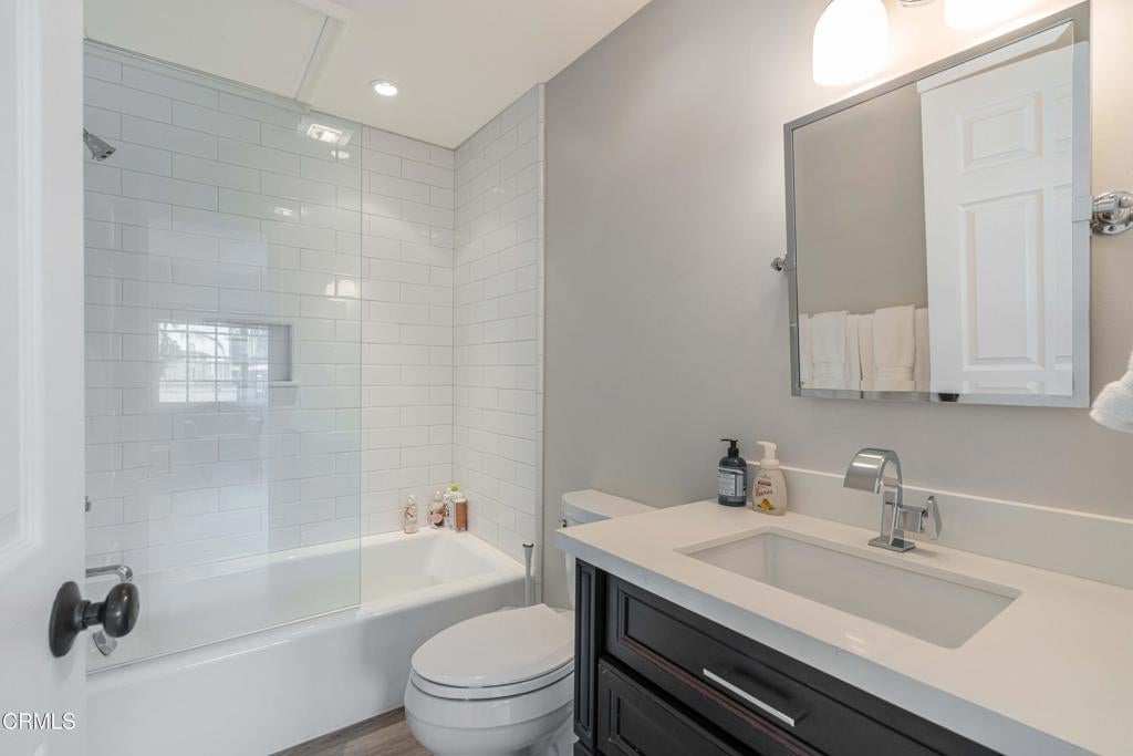 Oxnard, California, 93035, United States, 4 Bedrooms Bedrooms, ,5 BathroomsBathrooms,Residential,Active,1946436