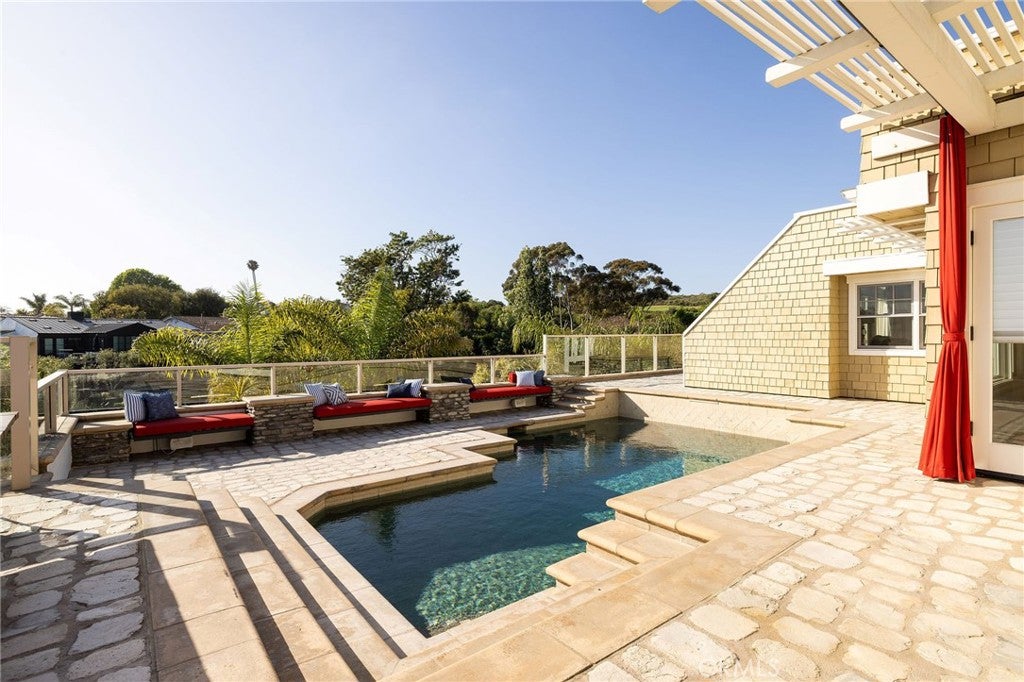 Corona Del Mar, California, 92625, United States, 4 Bedrooms Bedrooms, ,3 BathroomsBathrooms,Residential,Active,1871240