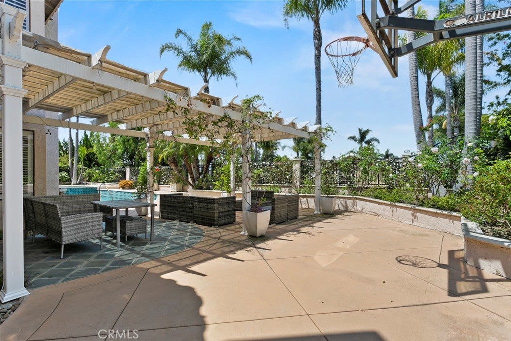 Laguna Hills, California, 92653, United States, 4 Bedrooms Bedrooms, ,3 BathroomsBathrooms,Residential,Active,1986896