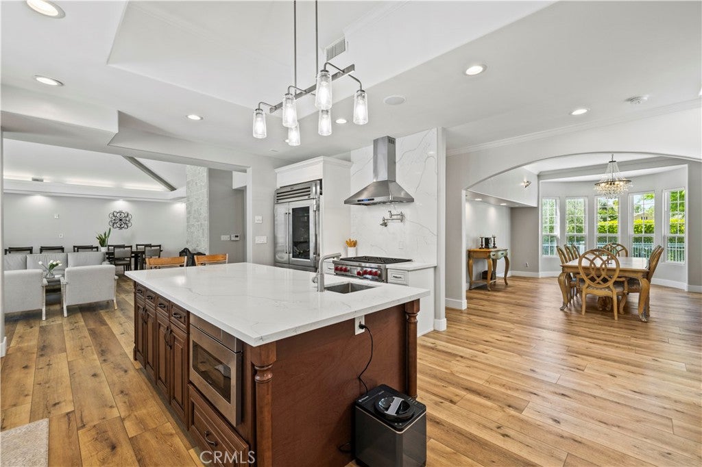 Northridge, California, 91325, United States, 4 Bedrooms Bedrooms, ,4 BathroomsBathrooms,Residential,Active,1936096