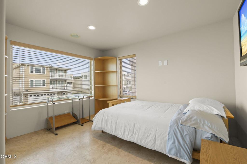 Oxnard, California, 93035, United States, 4 Bedrooms Bedrooms, ,3 BathroomsBathrooms,Residential,Active,1880193