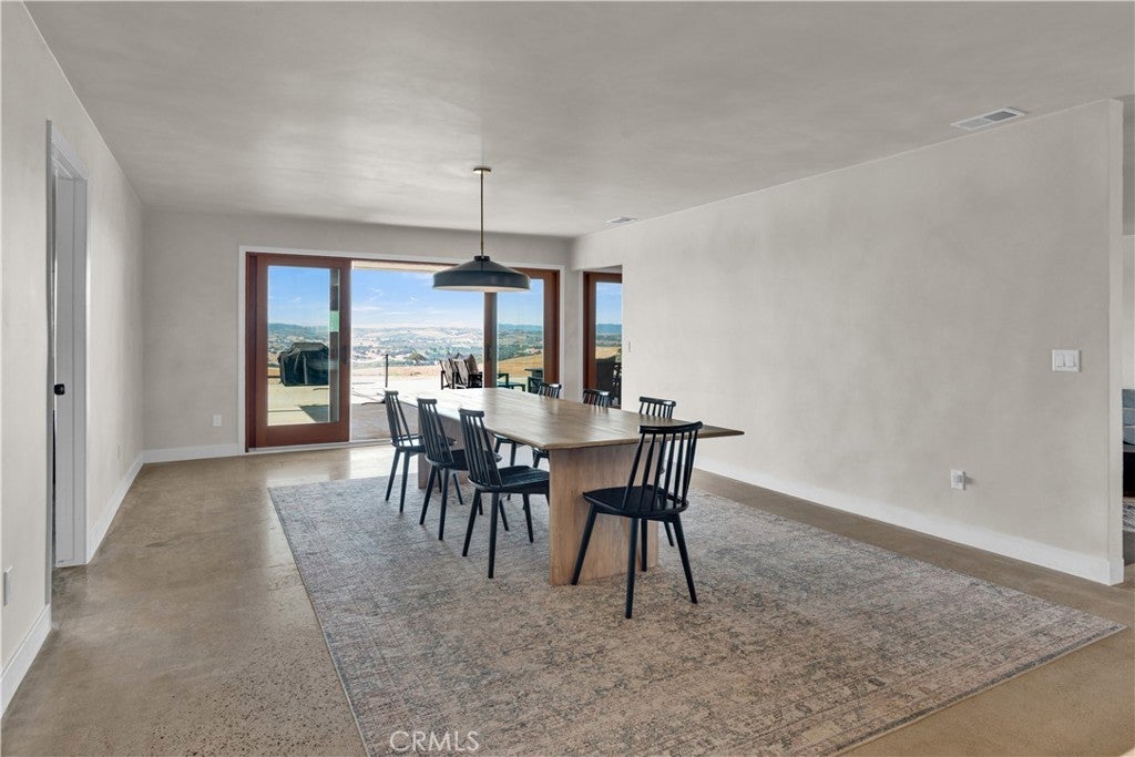 Paso Robles, California, 93446, United States, 4 Bedrooms Bedrooms, ,3 BathroomsBathrooms,Residential,Active,1941140