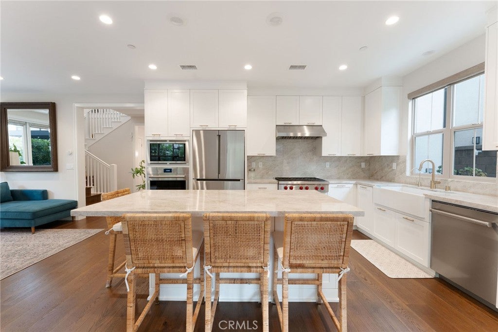 Irvine, California, 92620, United States, 4 Bedrooms Bedrooms, ,4 BathroomsBathrooms,Residential,Active,1986899