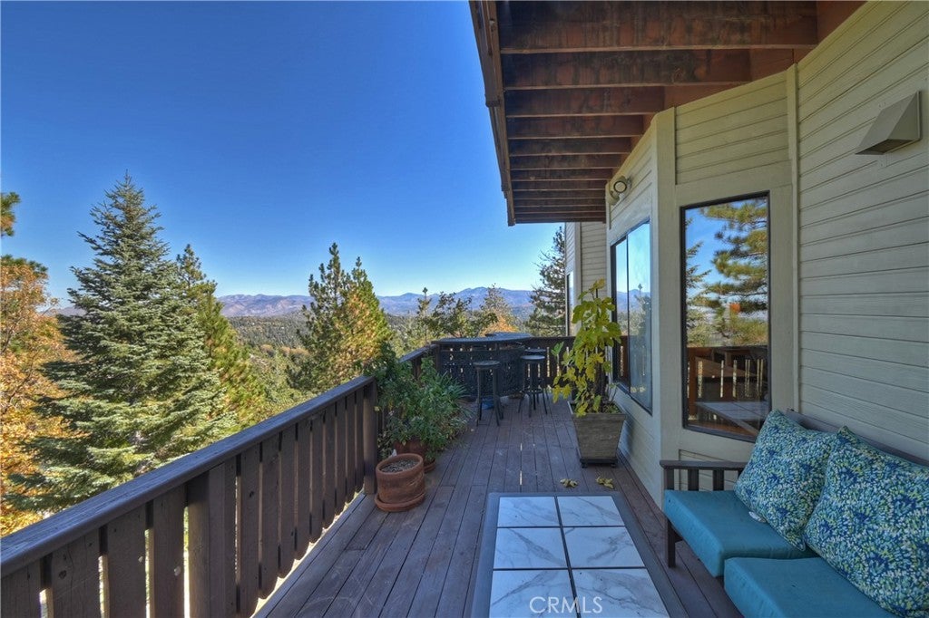 Lake Arrowhead, California, 92352, United States, 4 Bedrooms Bedrooms, ,3 BathroomsBathrooms,Residential,Active,1998581