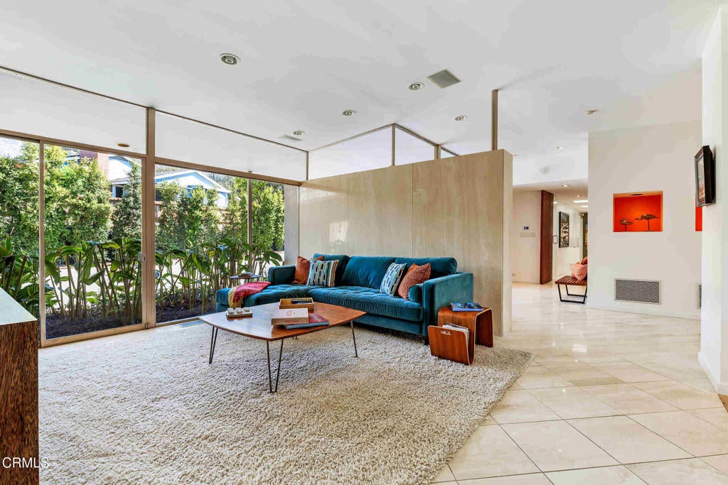 Pasadena, California, 91107, United States, 5 Bedrooms Bedrooms, ,5 BathroomsBathrooms,Residential,Active,1941341
