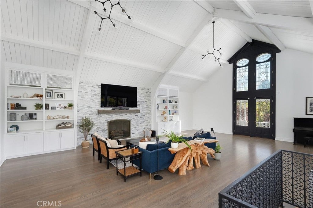 Agoura Hills, California, 91301, United States, 4 Bedrooms Bedrooms, ,5 BathroomsBathrooms,Residential,Active,1966025