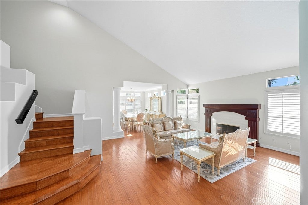 Cypress, California, 90630, United States, 4 Bedrooms Bedrooms, ,4 BathroomsBathrooms,Residential,Active,1945840