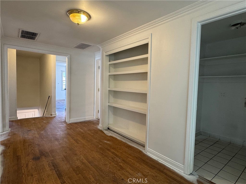 Los Angeles, California, 90036, United States, 5 Bedrooms Bedrooms, ,4 BathroomsBathrooms,Residential,Active,1995243